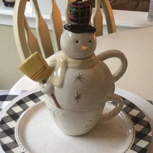 Stackable Tea Pot with Cup Base
